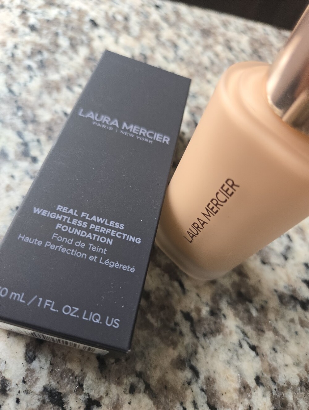 laura mercier Foundation Bottle in ECRU 2c1 New In Box